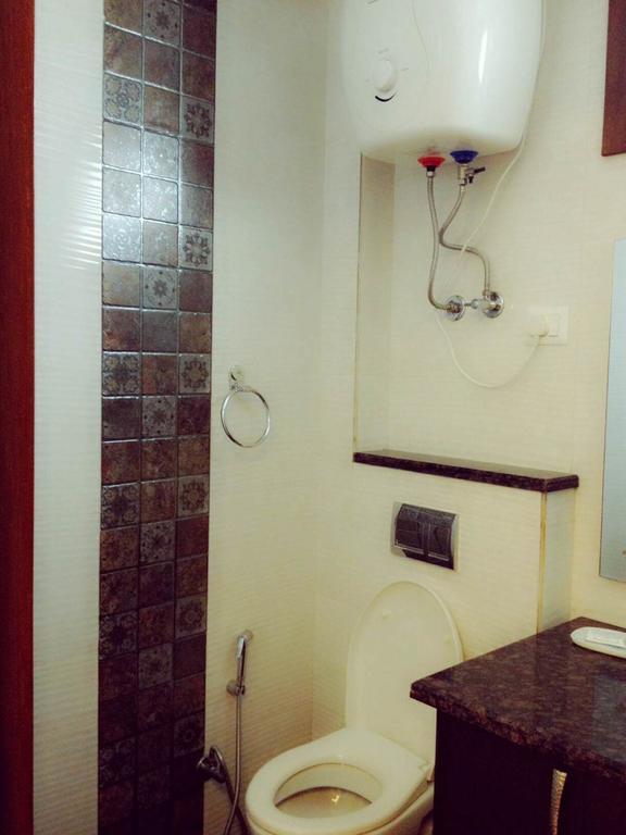 Woodpecker Service Apartments - Green Park New Delhi Room photo
